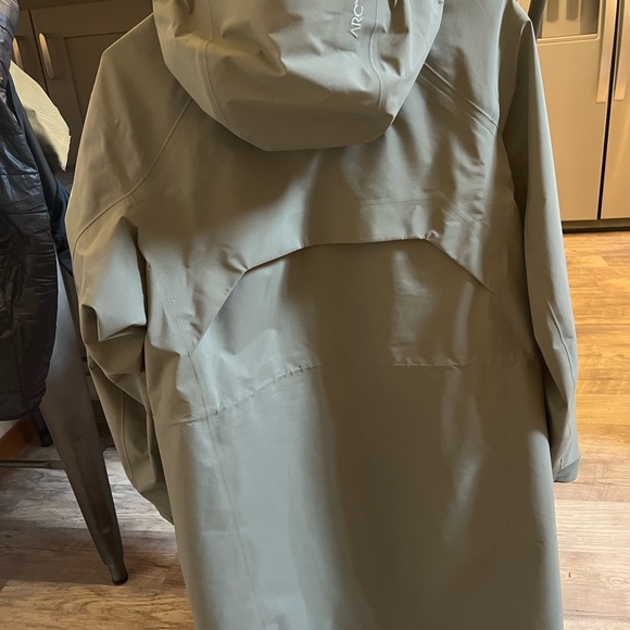 Arcteryx Salal Jacket Women’s - Small - Like New! - Picture 10 of 11